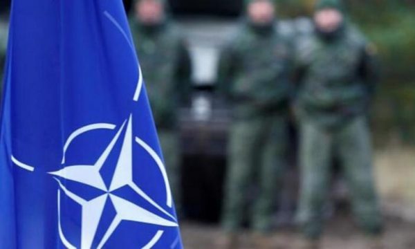 Pas tensioneve në veri të Mitrovicës, NATO porosi të qartë Kosovës e Serbisë